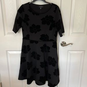 Lands End holiday black dress with velvet flowers. Size Mp 10-12
